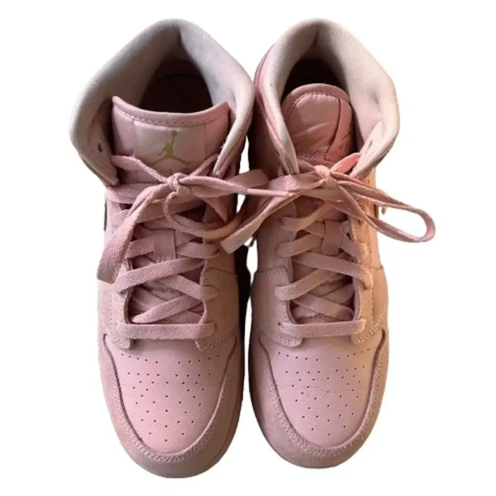 GUC Jordan 1 Mid Coral Gold (GS) Youth Sneaker Shoes Size 7Y/Women’s 8.5